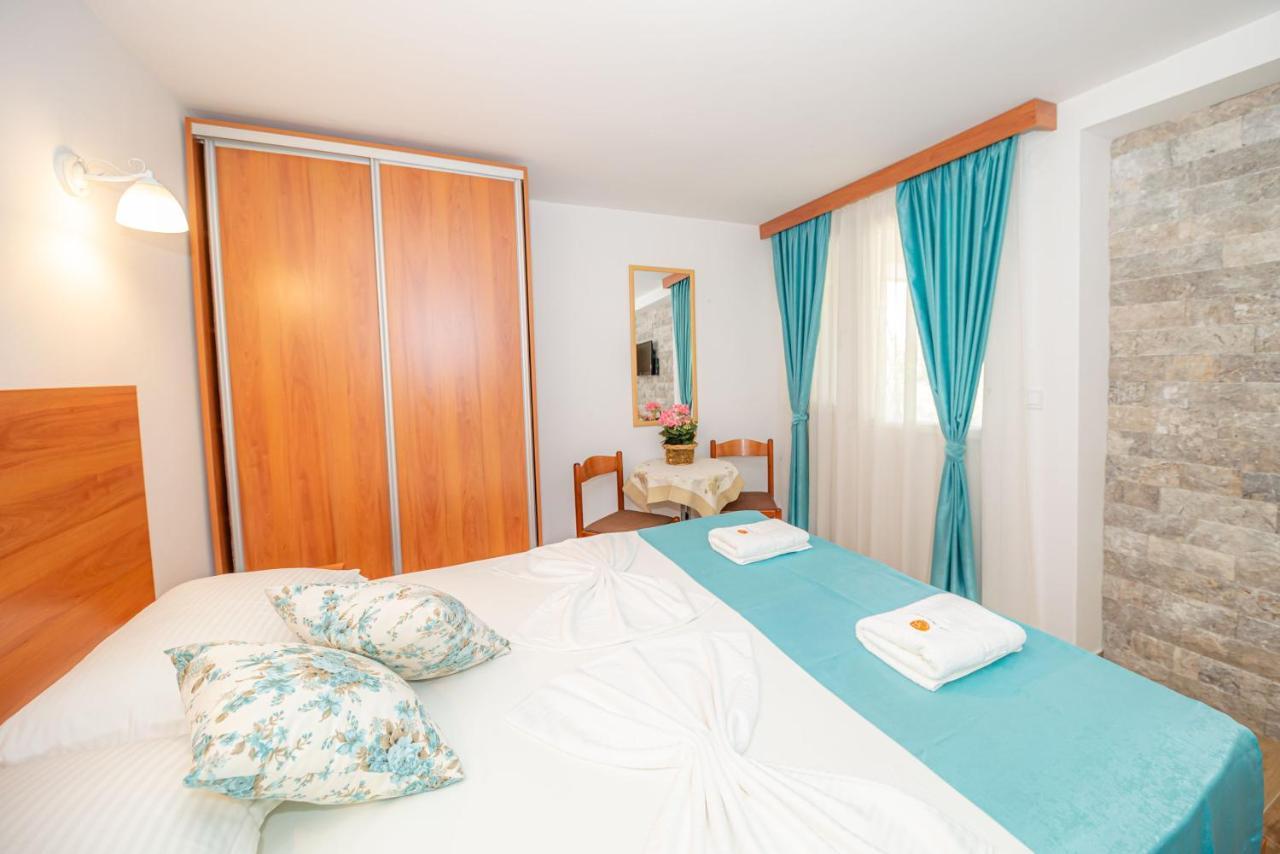 Guest House S-Lux Petrovac Екстериор снимка