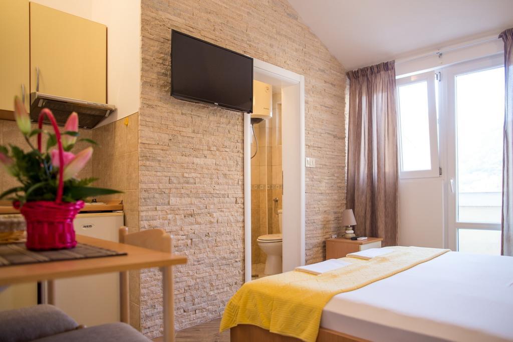 Guest House S-Lux Petrovac Екстериор снимка