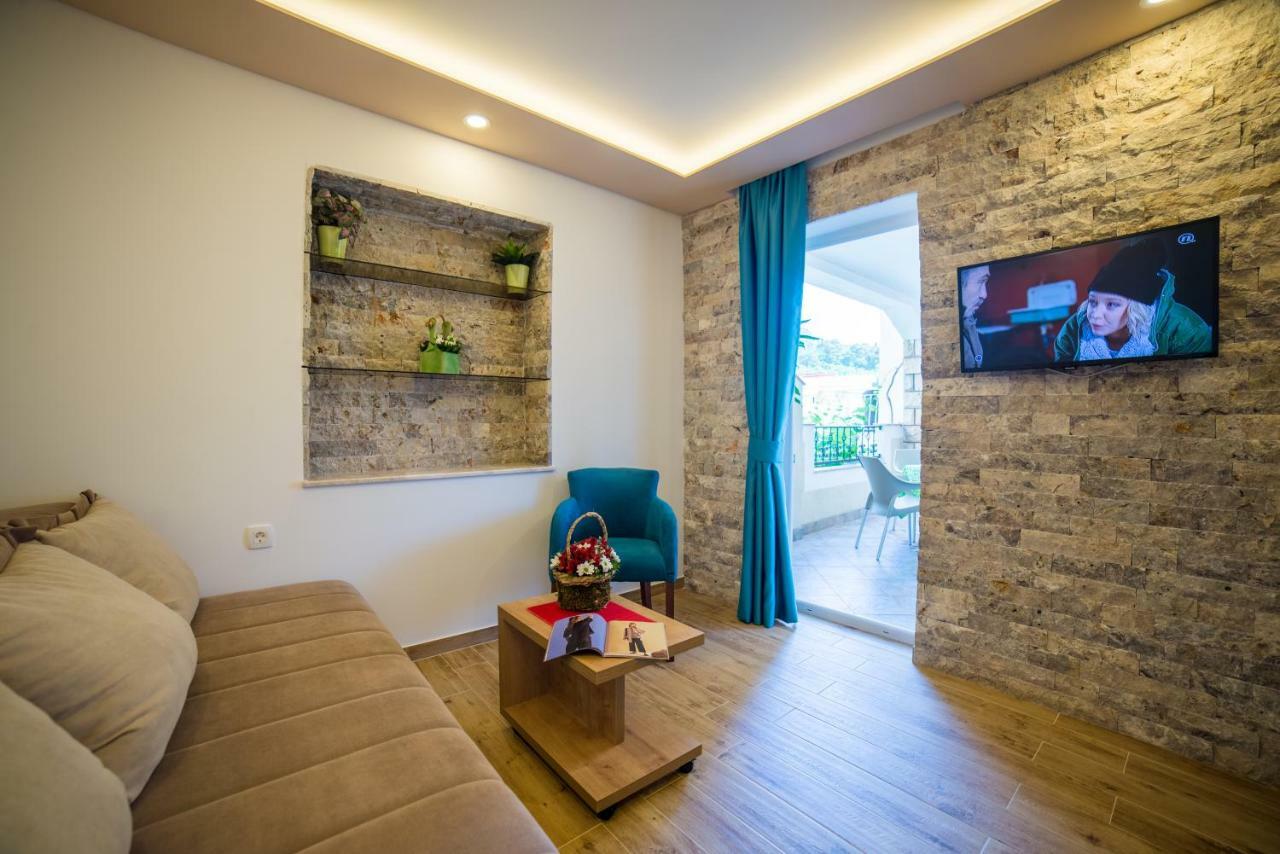 Guest House S-Lux Petrovac Екстериор снимка