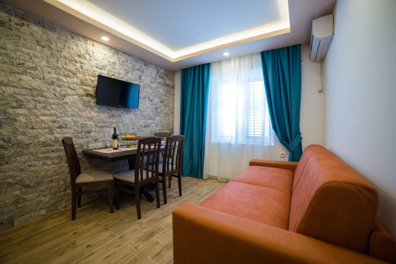 Guest House S-Lux Petrovac Екстериор снимка