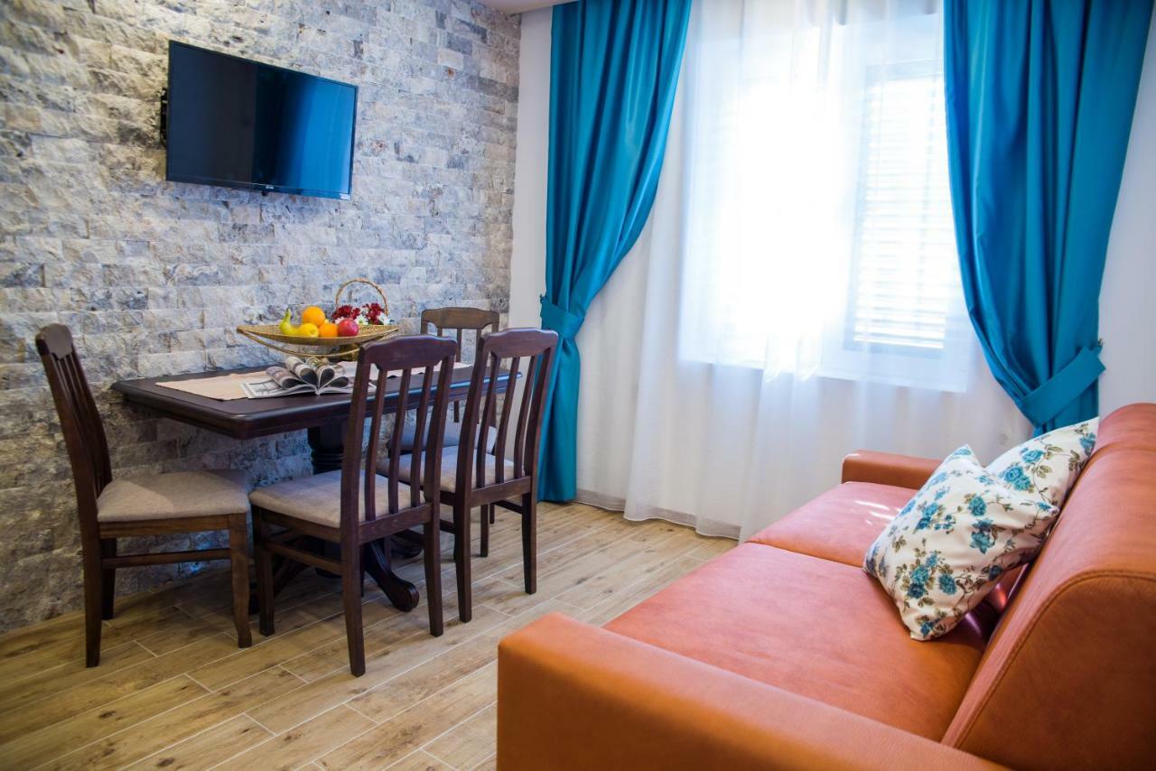 Guest House S-Lux Petrovac Екстериор снимка